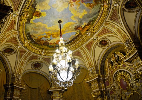 hellinger-lobby-chandelier